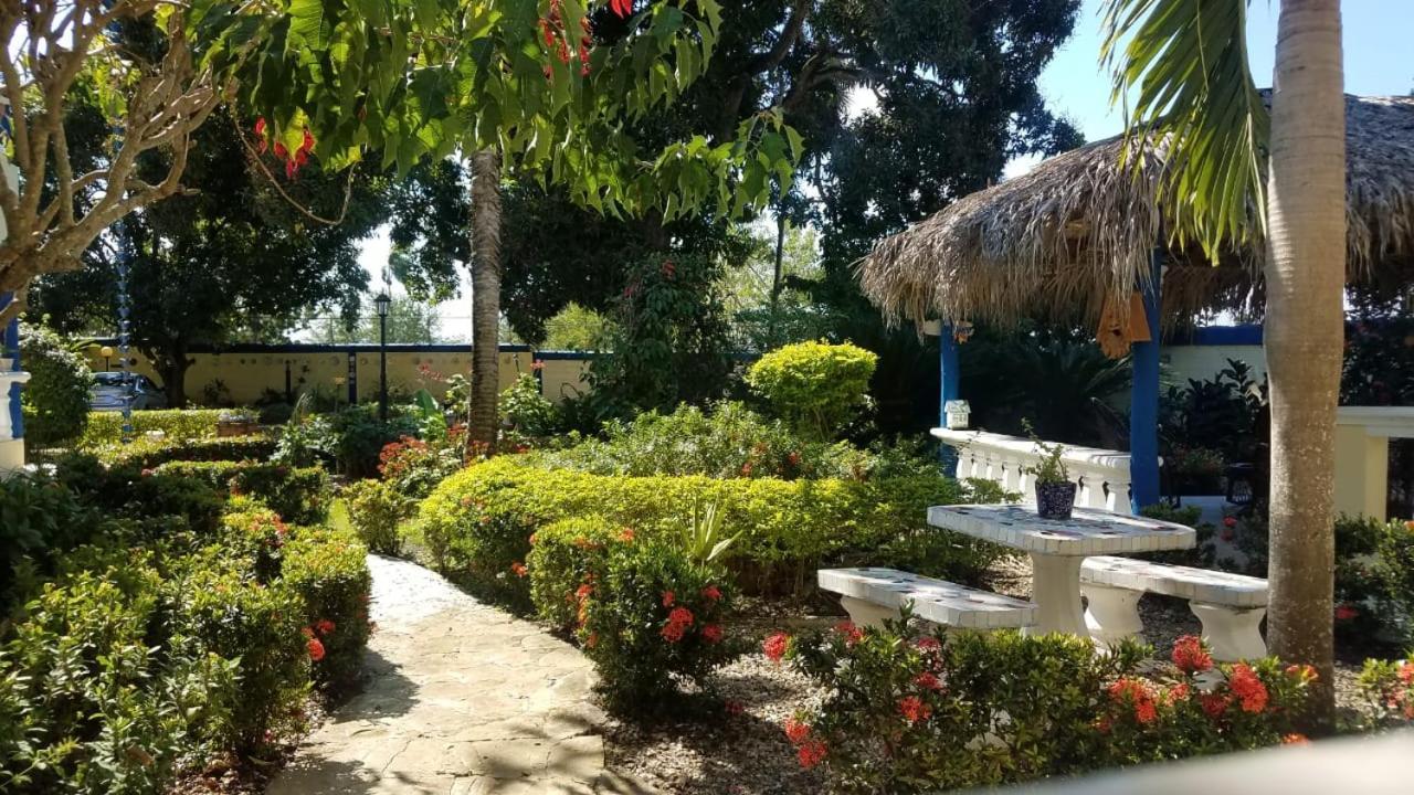 Sana El Jardin Secreto Hostel Santiago De Los Caballeros Buitenkant foto