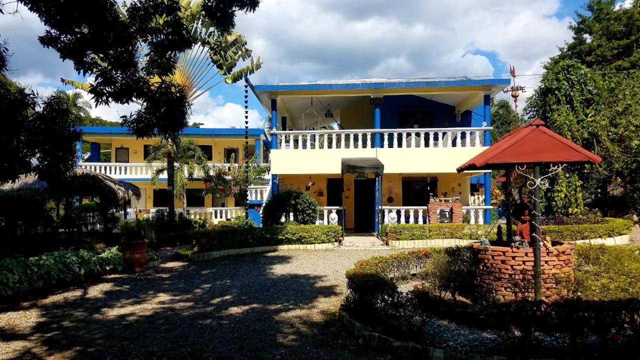 Sana El Jardin Secreto Hostel Santiago De Los Caballeros Buitenkant foto